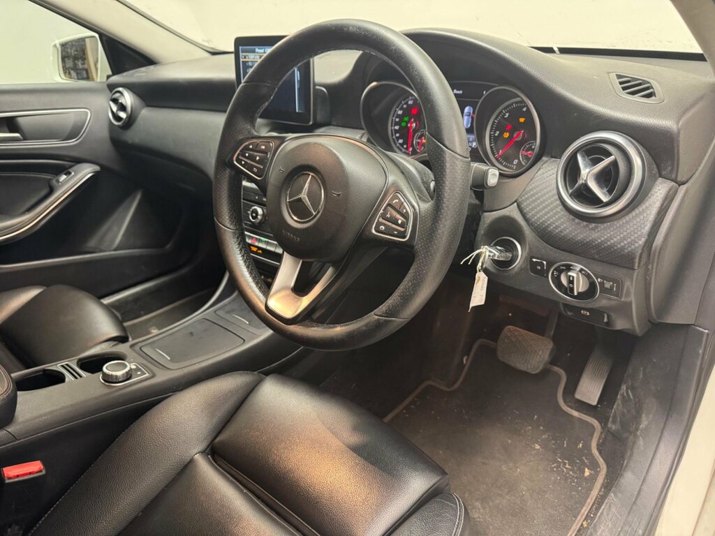 Mercedes-Benz A Class 1.5 A180d Sport 7G-dct Euro 6 Ss BJ18EHL White #6