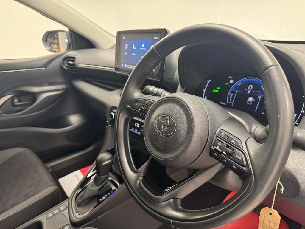 Toyota Yaris 1.5 Vvt-h Design E-cvt Euro 6 Ss CP24DVR White #5