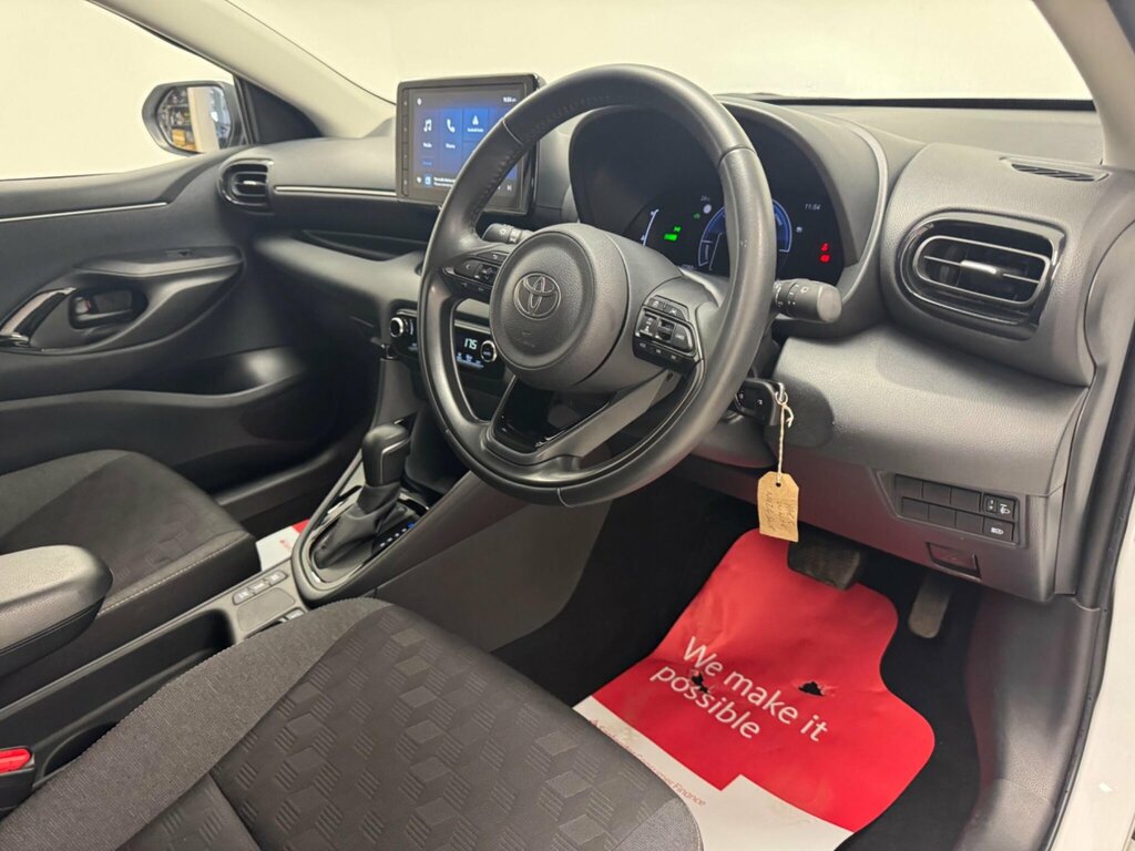 Toyota Yaris 1.5 Vvt-h Design E-cvt Euro 6 Ss CP24DVR White #6
