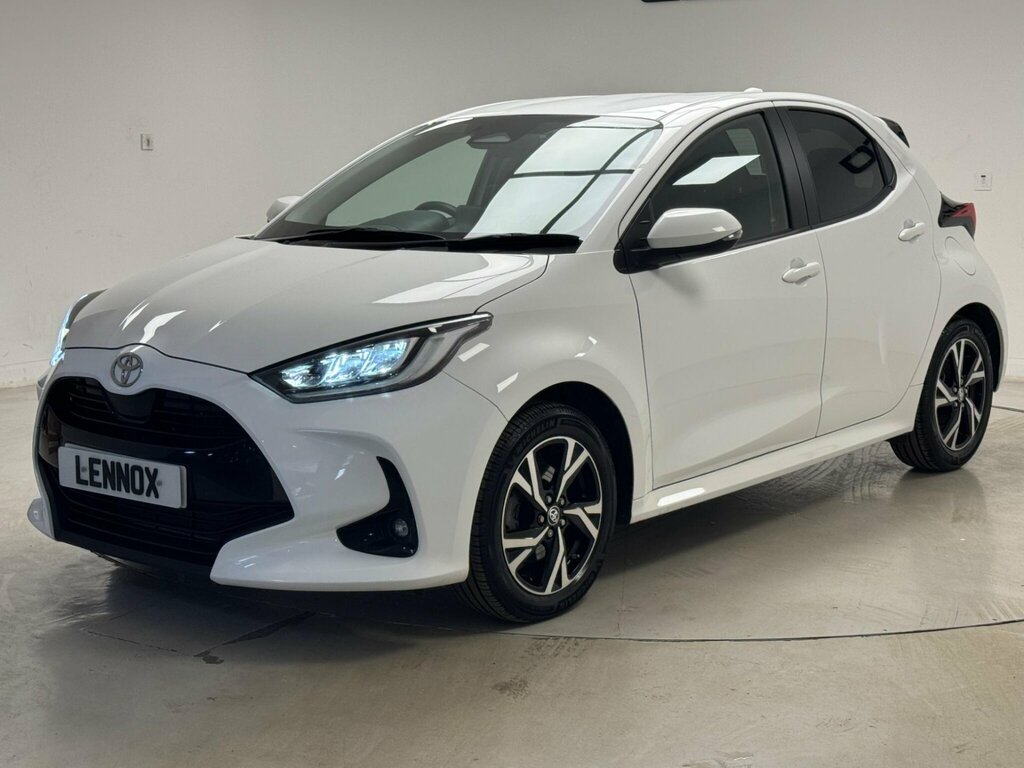 Toyota Yaris 1.5 Vvt-h Design E-cvt Euro 6 Ss CP24DVR White #4