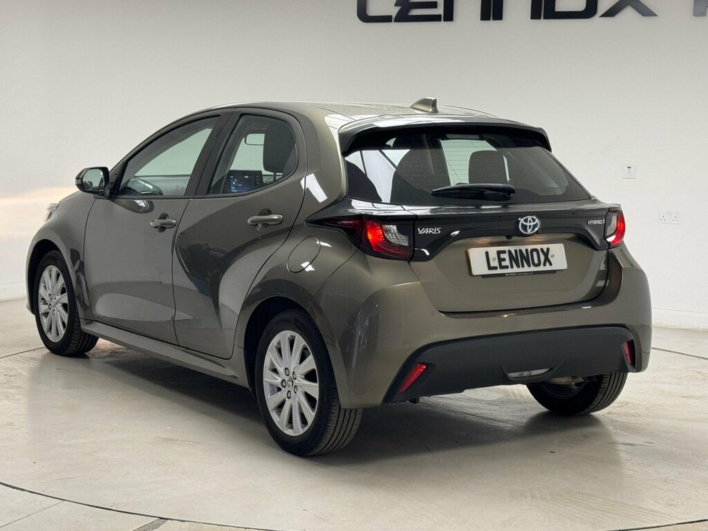 Toyota Yaris 1.5 Vvt-h Icon E-cvt Euro 6 Ss GJ71ZLN Brown #3