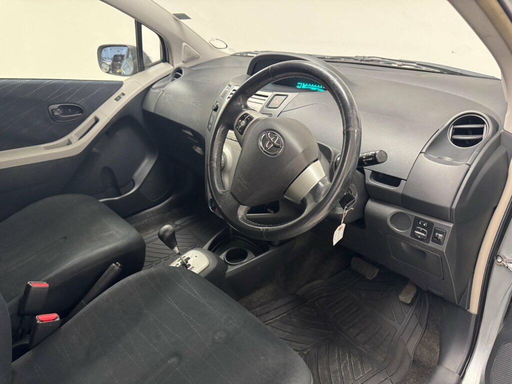 Toyota Yaris 1.3 Zinc Multimode  #4