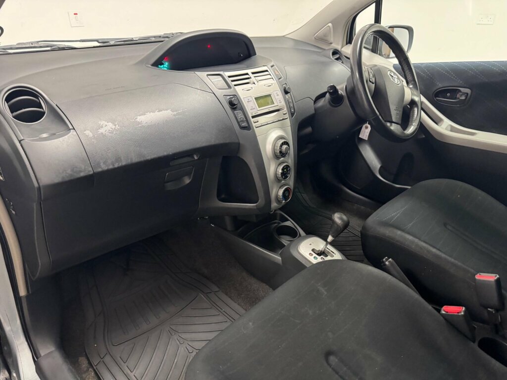 Toyota Yaris 1.3 Zinc Multimode  #5