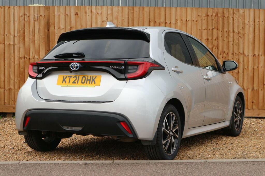 Toyota Yaris Hatchback 1.5 Vvt-h Design E-cvt Euro 6 Ss KT21OHK Silver #3