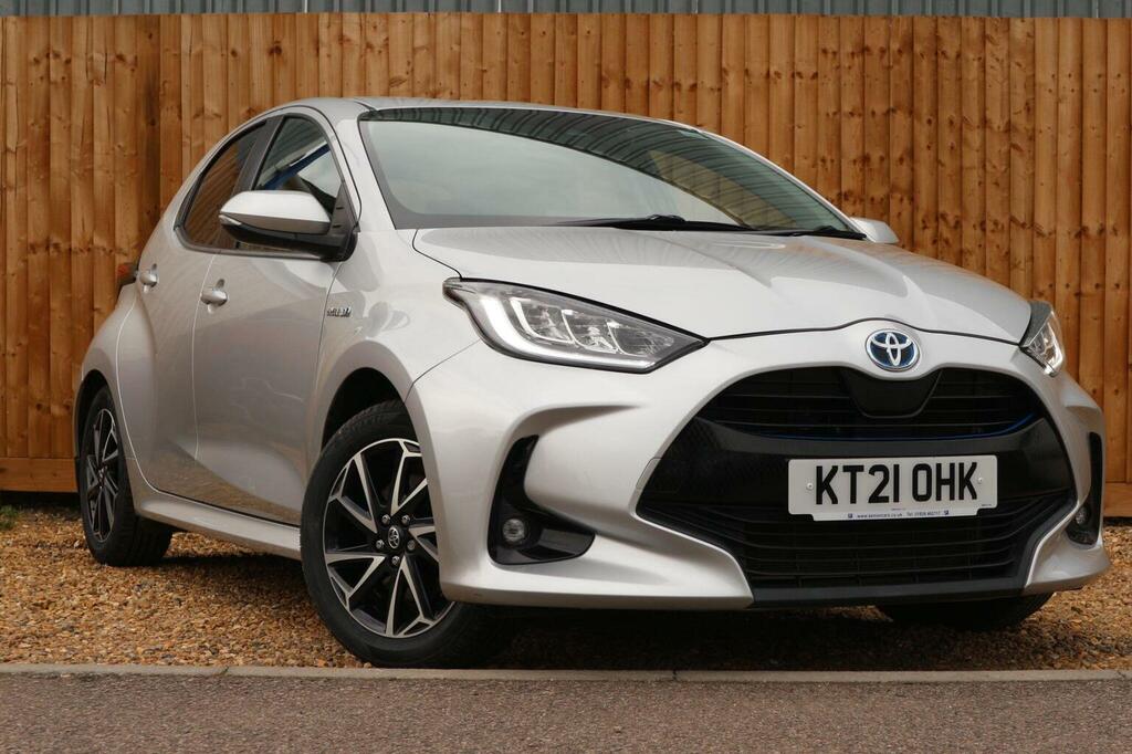 Toyota Yaris Hatchback 1.5 Vvt-h Design E-cvt Euro 6 Ss Silver