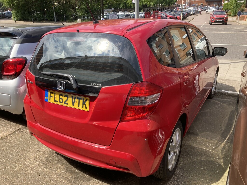 Honda Jazz 1.4 I-vtec Es FL62VTK Red #4