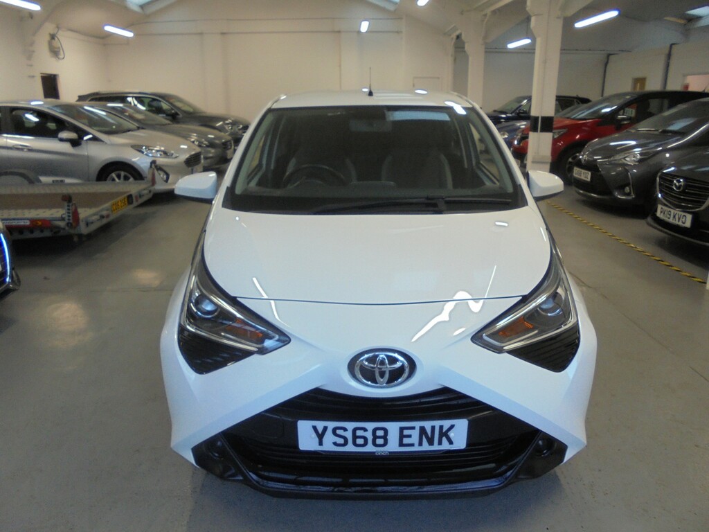Toyota Aygo 1.0 Vvt-i X-play YS68ENK White #3