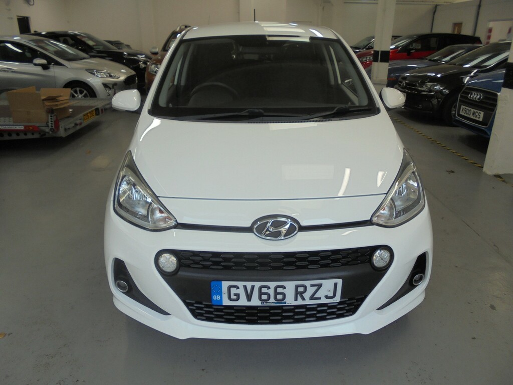Hyundai I10 1.2 I10 Prem 1.2 Cruise GV66RZJ White #3
