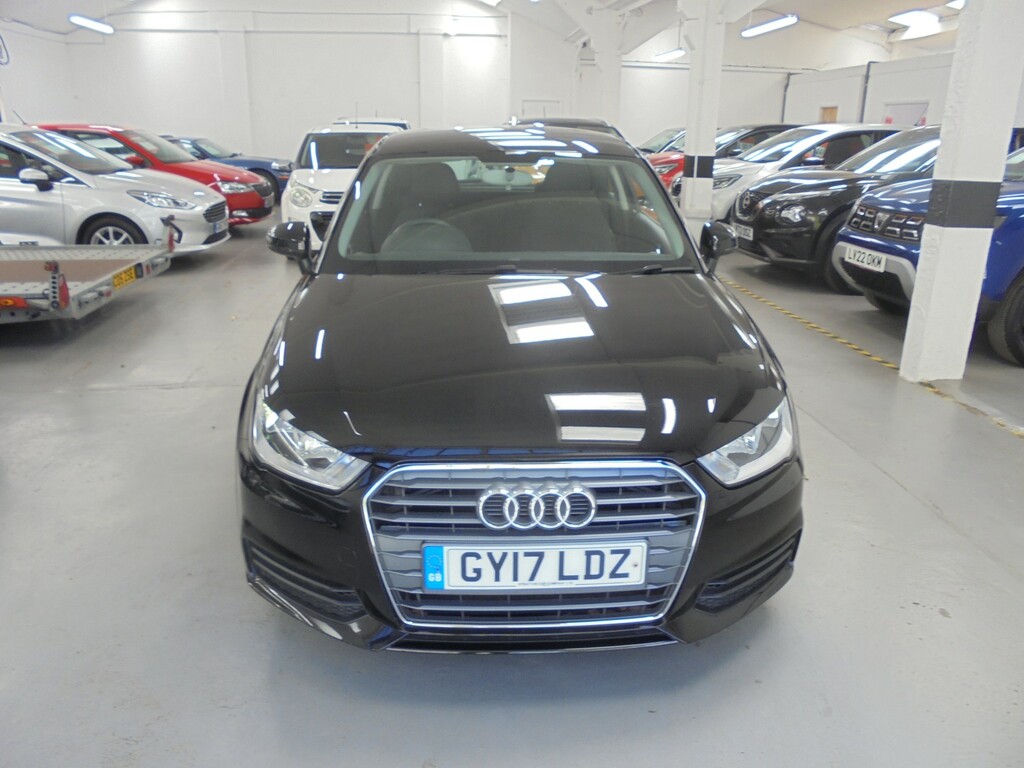 Audi A1 1.0 Tfsi Se GY17LDZ Black #3