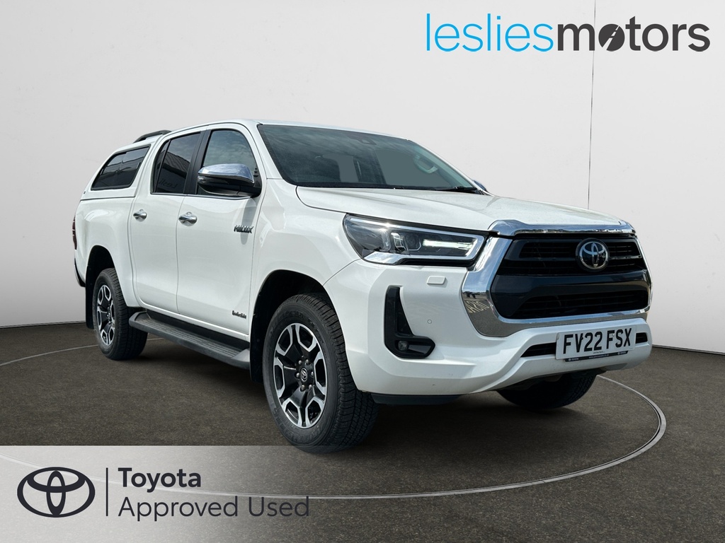 Toyota HILUX Invincible Dcab Pick Up 2.8 D-4d White