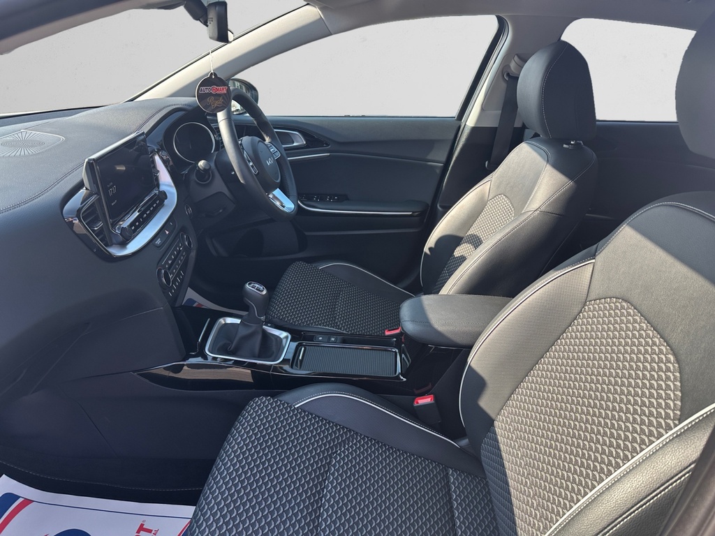 Kia Xceed 1.5T Gdi Isg 138 3 HW75BWC White #5