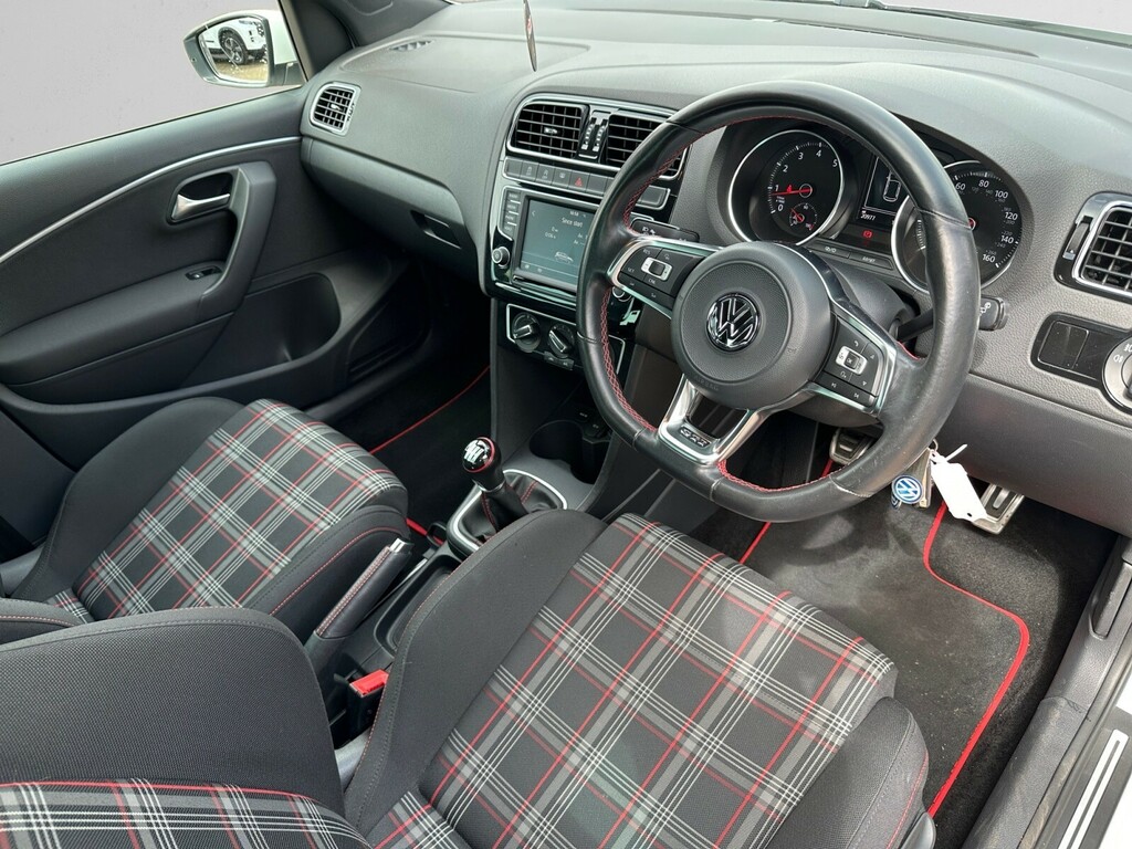 Volkswagen Polo 1.8 Tsi Gti White #6