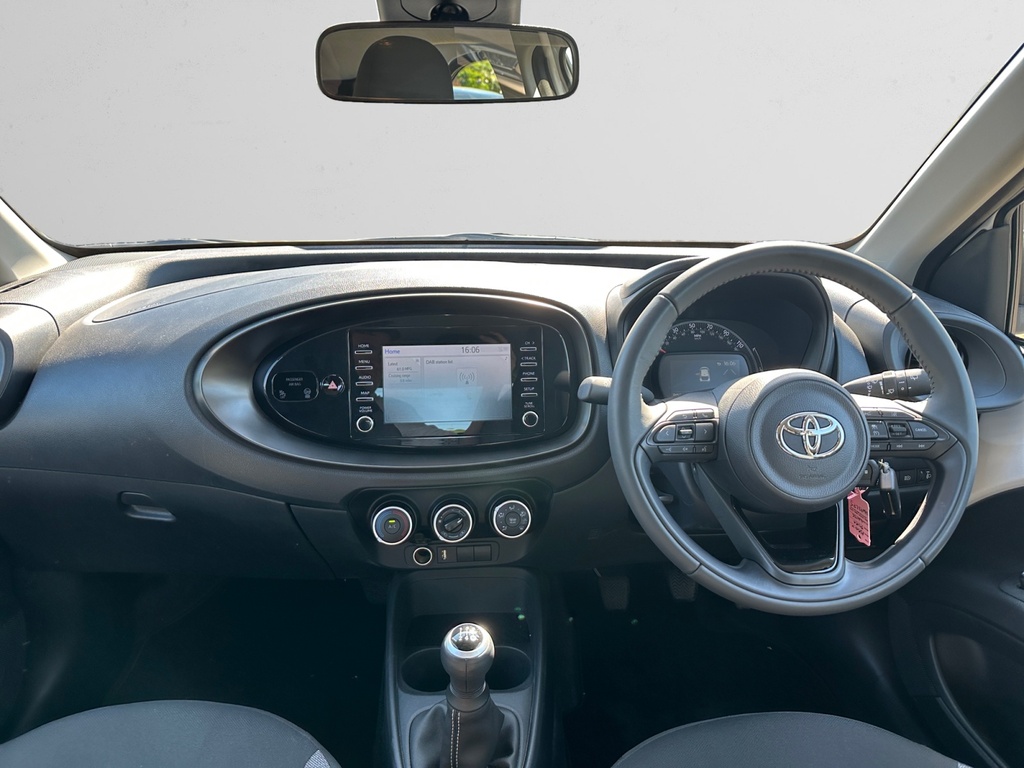 Toyota Aygo X 1.0 Vvt-i Pure HW73LPJ White #6