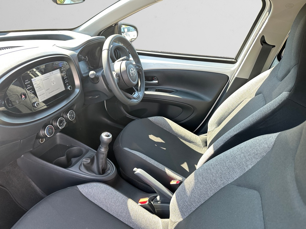 Toyota Aygo X 1.0 Vvt-i Pure HW73LPJ White #5