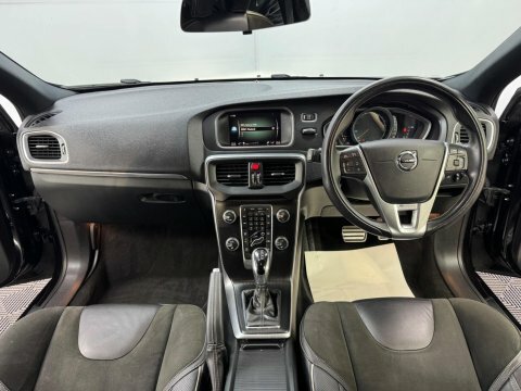 Volvo V40 1.5 T2 R-design DV18HNP Black #4