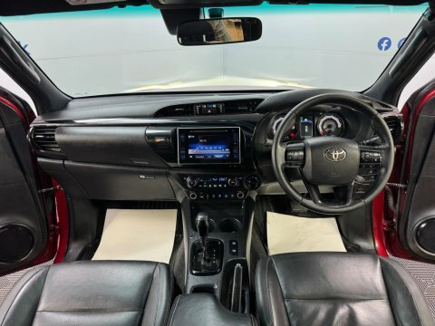 Toyota HILUX 2.4 D-4d Invincible MM69PZE Red #4