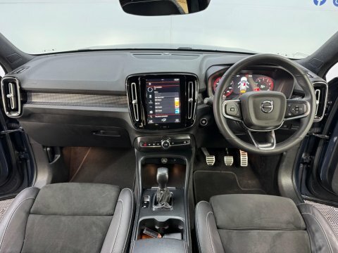 Volvo XC40 1.5 T3 R-design YT22VJE Blue #4