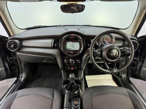 Mini Hatch 1.5 Cooper D YC18GWE Black #4