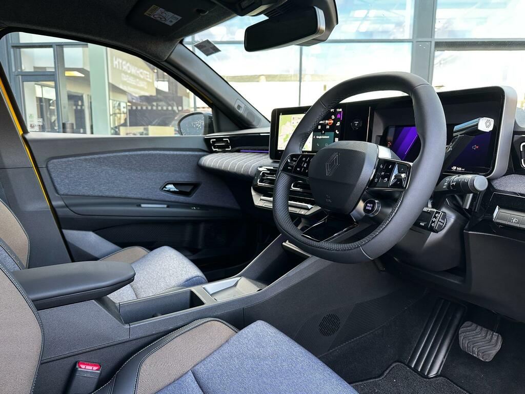 Renault 5 E-Tech Comfort Range 52Kwh Techno  Green #5