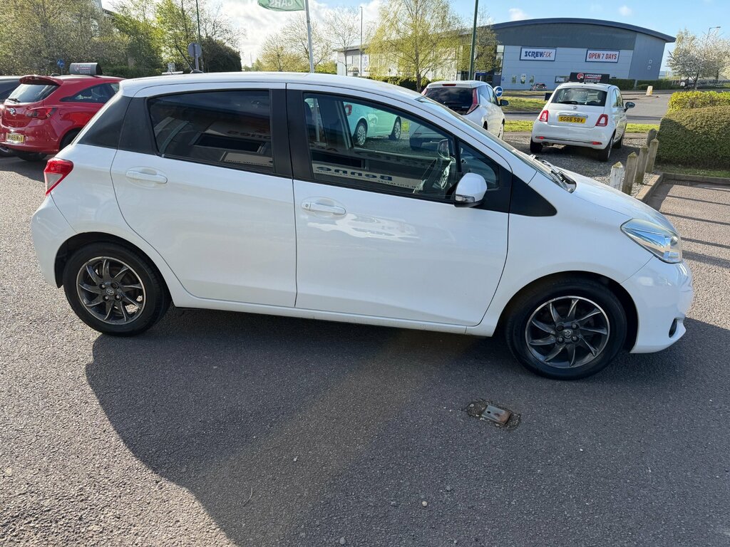 Toyota Yaris 1.0 Vvt-i Edition Hatchback Euro White #4