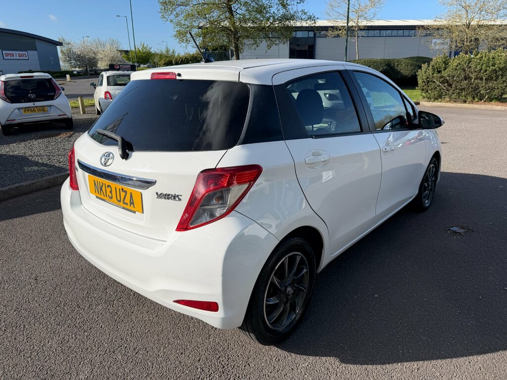Toyota Yaris 1.0 Vvt-i Edition Hatchback Euro White #5