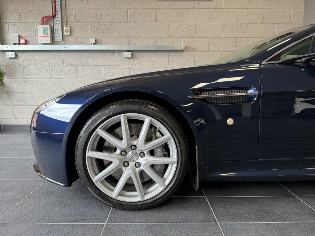 Aston Martin Vantage Petrol  #8