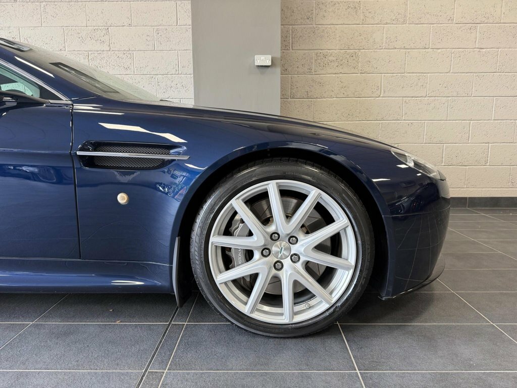 Aston Martin Vantage Petrol  #11