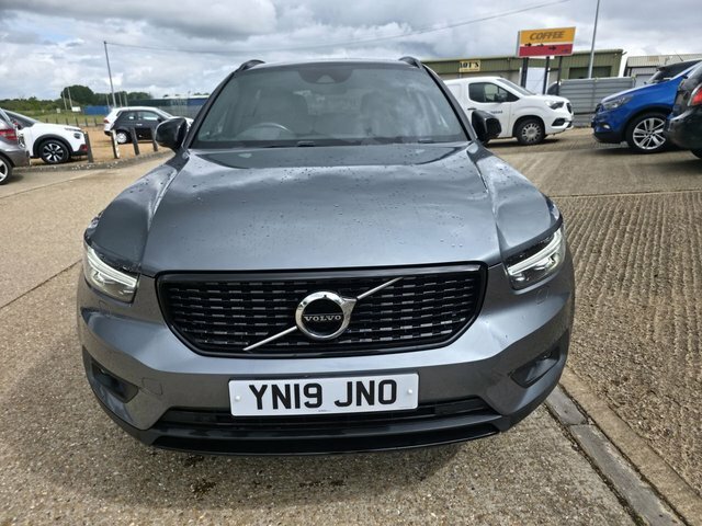 Volvo XC40 T3 R-design Suv YN19JNO Grey #3