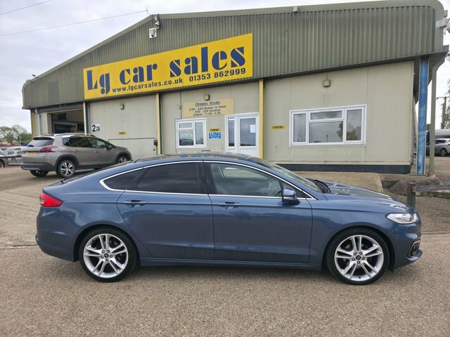 Ford Mondeo Ecoblue Titanium Edition Hatchback Blue