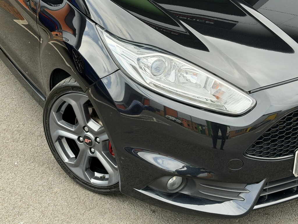 Ford Fiesta Hatchback 1.6T Ecoboost St-3 Hatchback Black #2