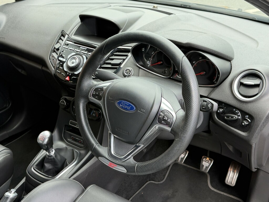Ford Fiesta Hatchback 1.6T Ecoboost St-3 Hatchback Black #3