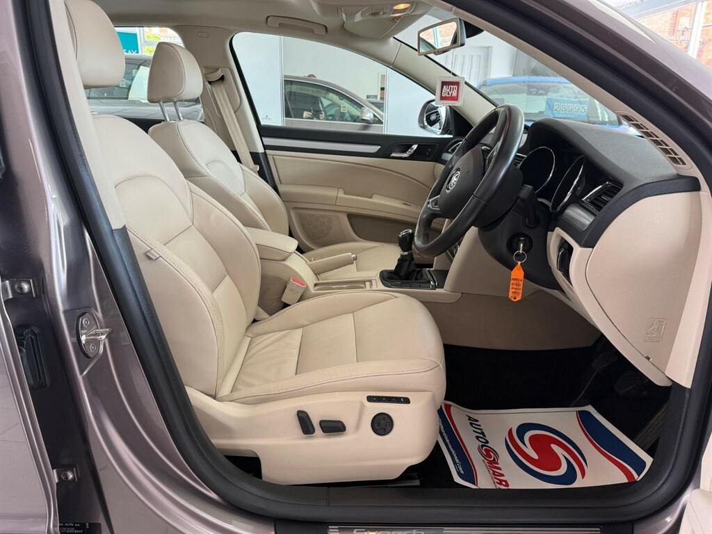 Skoda Superb 2.0 Tdi Elegance 4Wd Euro 5 Ss Purple #2