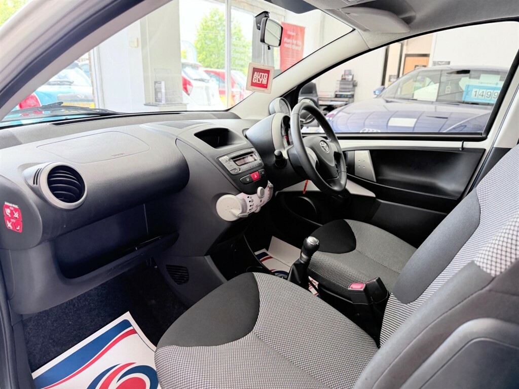 Toyota Aygo 1.0 Vvt-i Fire Hatchback Euro 5 White #6