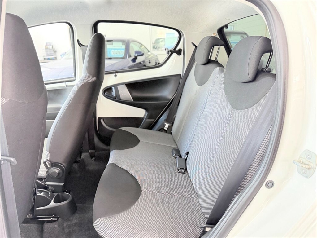 Toyota Aygo 1.0 Vvt-i Fire Hatchback Euro 5 White #3