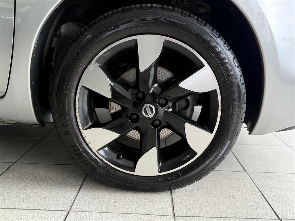 Nissan Note 1.6 16V N-tec Euro 5 Silver #5