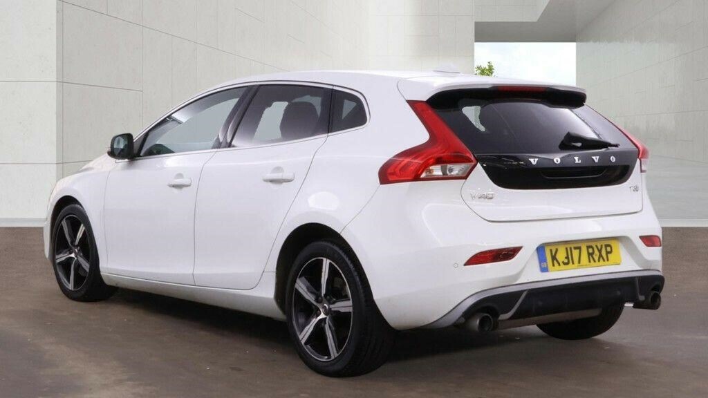 Volvo V40 2.0 T3 R-design Euro 6 Ss White #4