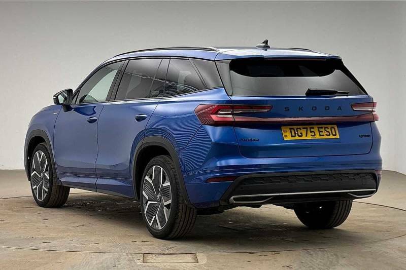 Skoda Kodiaq 1.5 Tsi E-tec Sportline Dsg 7 Seat - 2025 7 DG75ESO Blue #3
