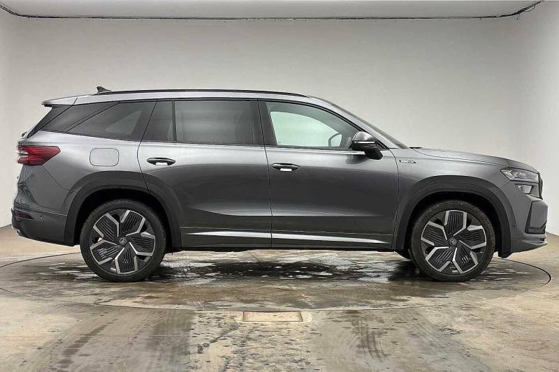 Skoda Kodiaq 1.5 Tsi E-tec Sportline Dsg 7 Seat - 2025 7 DG75EEB Grey #4