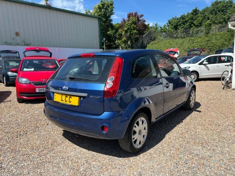Ford Fiesta Style Climate 16V..low   #4
