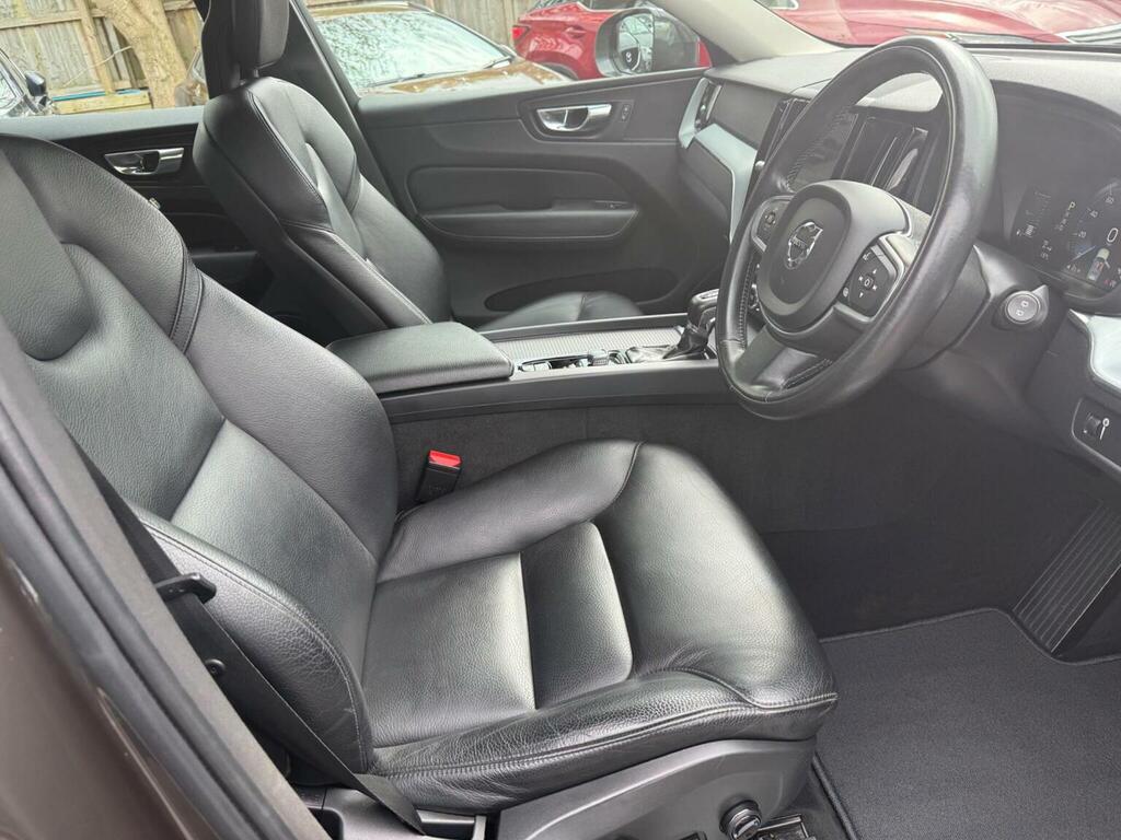 Volvo XC60 Suv 2.0 D4 Momentum Pro Awd Euro 6 Ss DK18HFH Grey #2