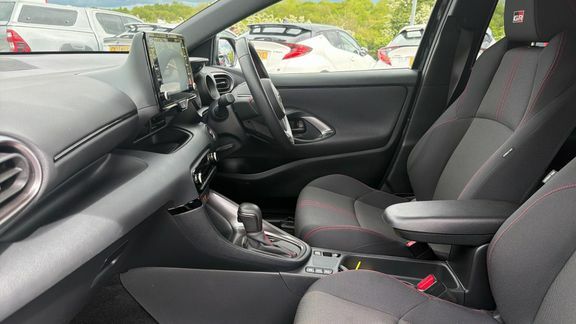 Toyota Yaris Gr Sport DH23LPP Black #5