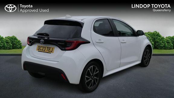 Toyota Yaris Design DC23TEJ White #2
