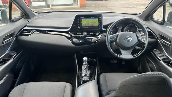Toyota C-Hr Design 1.8 DA20ZWX White #6