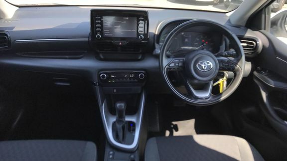 Toyota Yaris Icon DC23EWM White #6