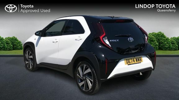 Toyota Aygo X Edge White #4