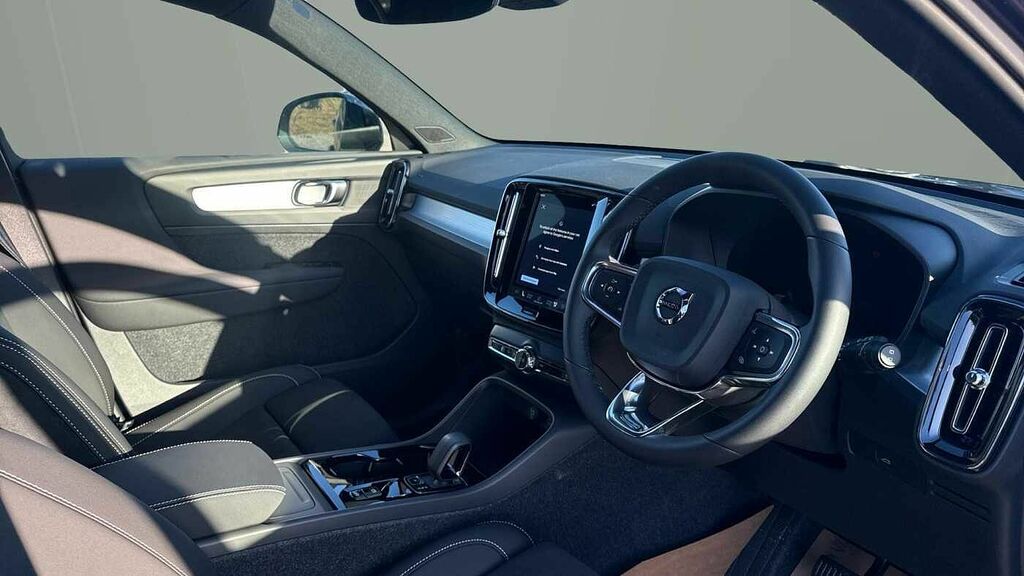 Volvo XC40 Black Edition Plus, B4 Mild Hybrid, GJ75CVW Black #4