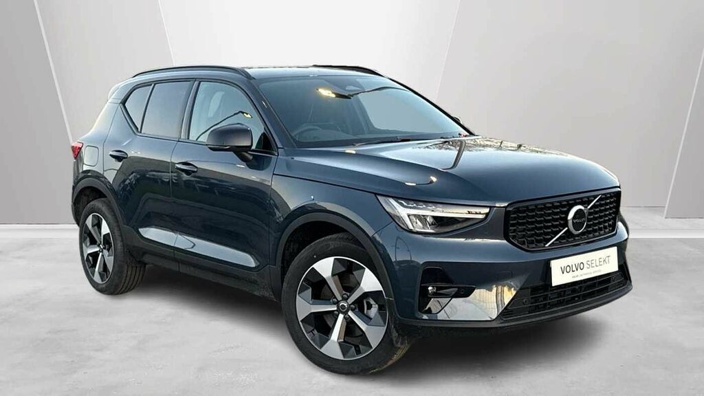 Volvo XC40 Plus, B3 Mild Hybrid, Dark Blue