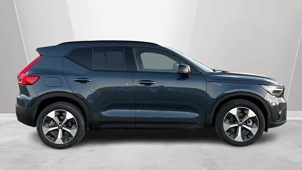 Volvo XC40 Plus, B3 Mild Hybrid, Dark GJ75HVH Blue #3