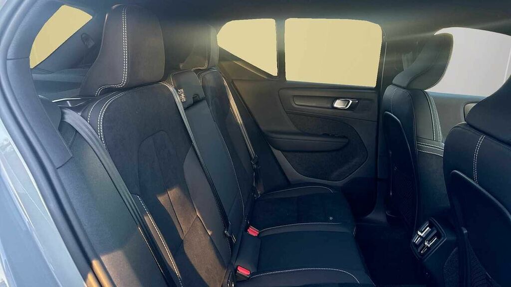 Volvo XC40 Plus, B3 Mild Hybrid, Dark GJ75HUZ Grey #6
