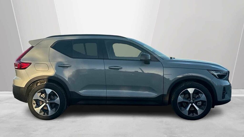 Volvo XC40 Plus, B3 Mild Hybrid, Dark GJ75HUZ Grey #3